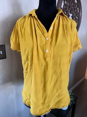 Madewell Curry Rayon 1/4 Button Short Sleeve Blouse.